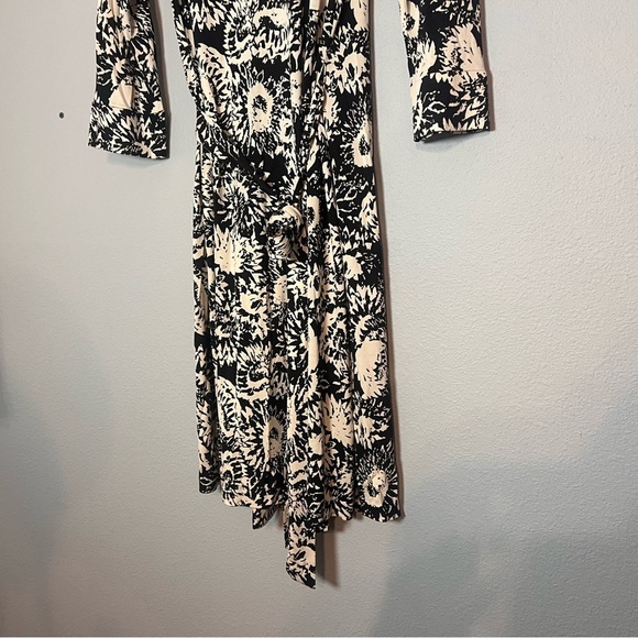 Diane vonFurstenberg Vintage DVF Wrap Dress Silk Floral Black Cream Size 8 - Picture 8 of 10